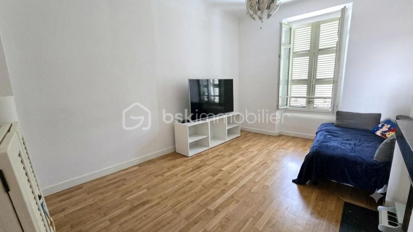 A louer APPARTEMENT T3 70 M2  PAU