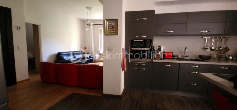 A louer APPARTEMENT T3 58 M2 BORD DE MER BASTIA