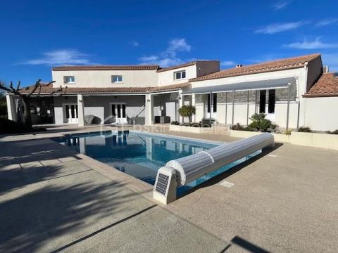A louer MAISON  8 PIECES 238 M2 BORD DE MER POUSSAN
