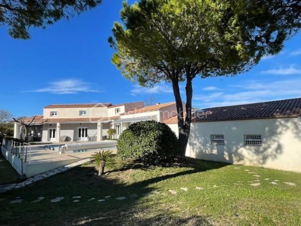 A louer MAISON  8 PIECES 238 M2 BORD DE MER POUSSAN