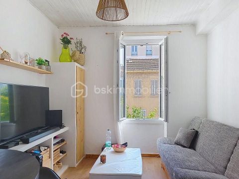 A louer APPARTEMENT T2 27 M2 BORD DE MER LA SEYNE SUR MER