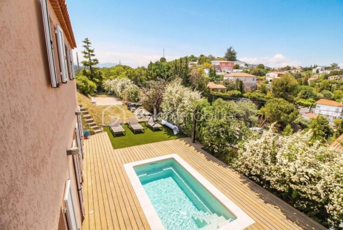 A louer MAISON  4 PIECES 100 M2 BORD DE MER NICE