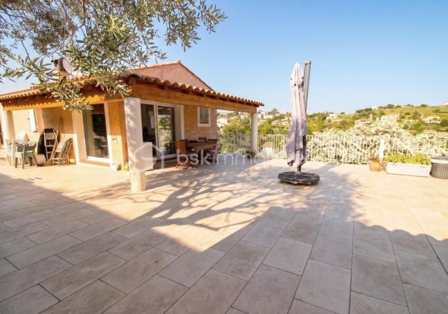A louer MAISON  4 PIECES 100 M2 BORD DE MER NICE