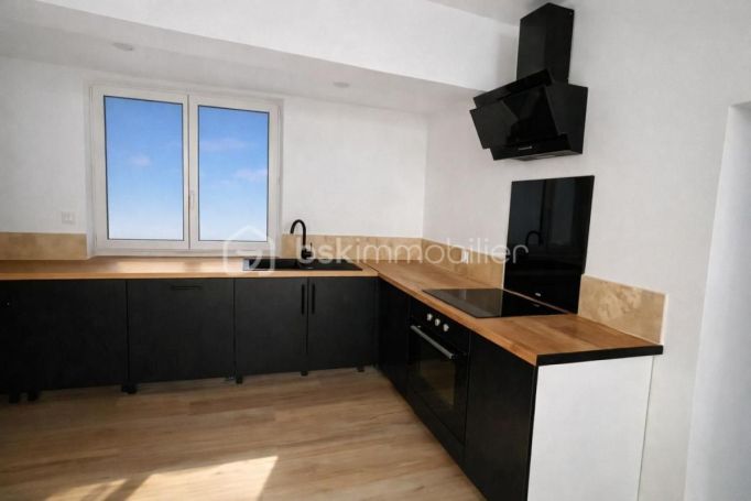 A louer APPARTEMENT DUPLEX NEUF T5 110 M2  SALERNES