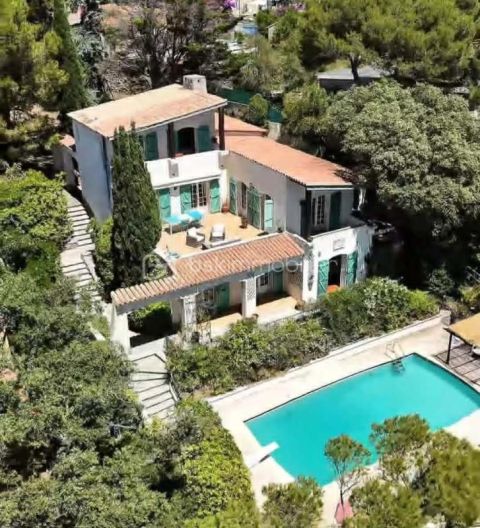 A louer MAISON  DE MAîTRE BORD DE MER SETE