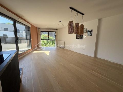 A louer APPARTEMENT T4 85 M2 TERRASSE BORD DE MER BORDEAUX