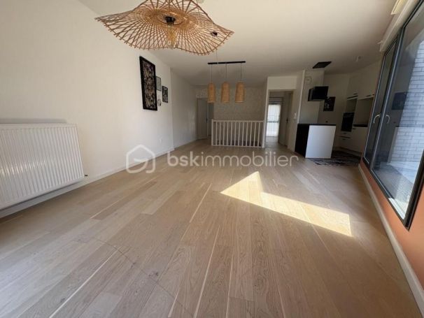 A louer APPARTEMENT T4 85 M2 TERRASSE BORD DE MER BORDEAUX