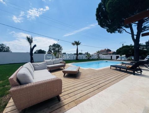 A louer MAISON  7 PIECES 271 M2 BORD DE MER MARIGNANE