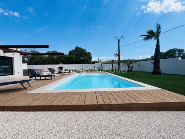 A louer MAISON  7 PIECES 271 M2 BORD DE MER MARIGNANE