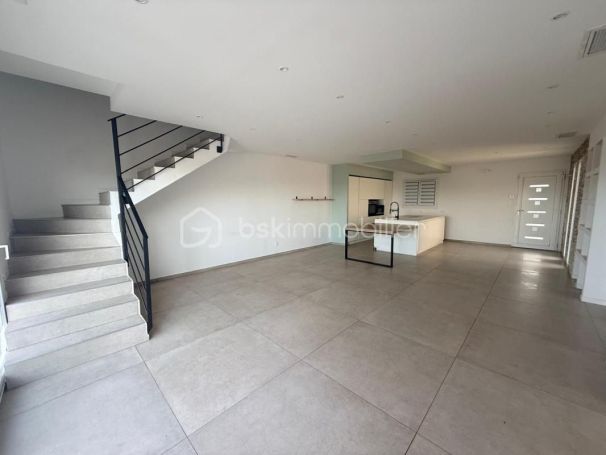 A louer MAISON  4 PIECES 107 M2  NEBIAN