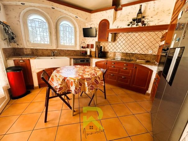 A louer MAISON  6 PIECES 138 M2 BORD DE MER AGDE