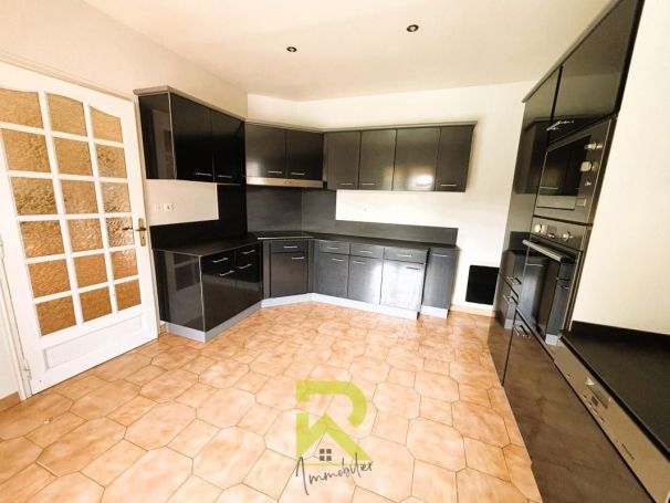 A louer MAISON  7 PIECES 155 M2  FLORENSAC