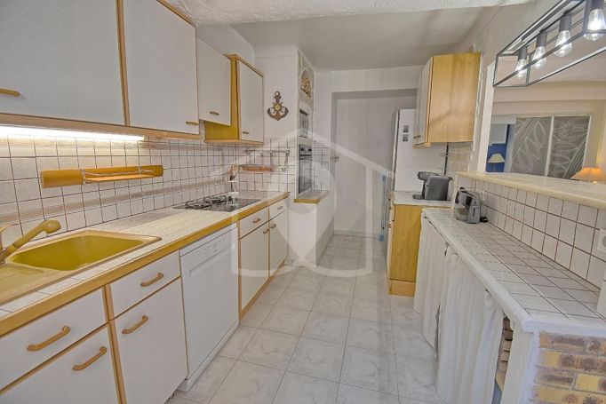 A louer APPARTEMENT T3 70 M2 BORD DE MER VILLEFRANCHE SUR MER