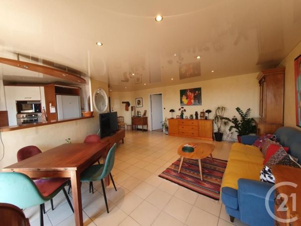 A louer APPARTEMENT T3 73 M2  MONTPELLIER