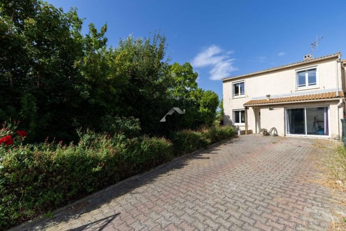 A louer MAISON  5 PIECES 104 M2  BEZIERS