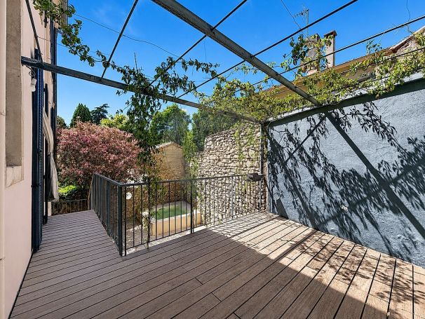 A louer MAISON  DE MAîTRE  NIMES