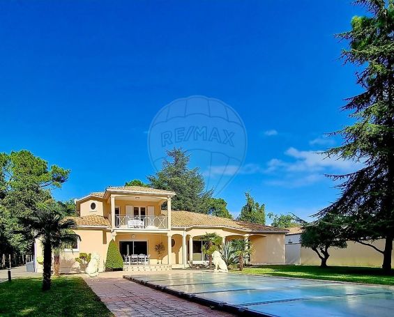 A louer MAISON  7 PIECES 265 M2 BORD DE MER LA TREMBLADE