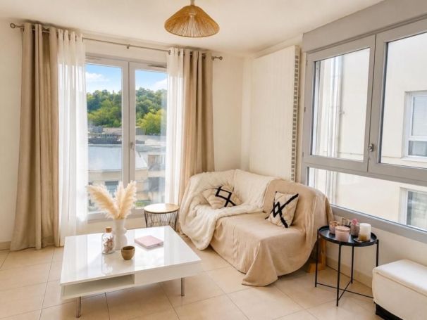 A louer APPARTEMENT T3 44 M2 TERRASSE  CENON