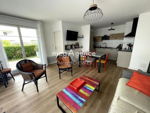 A louer APPARTEMENT T3 55 M2 TERRASSE BORD DE MER SAINT GILLES CROIX DE VIE