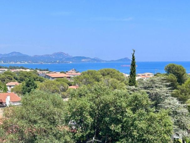 A louer APPARTEMENT T2 67 M2 TERRASSE VUE MER FREJUS