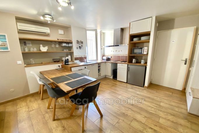 A louer STUDIO  37 M2 BORD DE MER PORT VENDRES Centre-ville