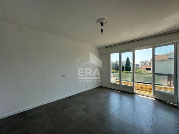 A louer APPARTEMENT T3 62 M2 BORD DE MER CAGNES SUR MER