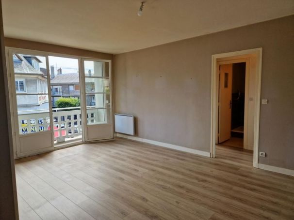 A louer APPARTEMENT T3 55 M2  LISIEUX