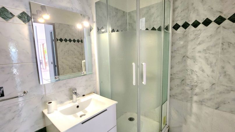 A louer APPARTEMENT T2 49 M2  PLAN DE CUQUES