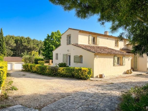 A louer MAISON  8 PIECES 270 M2  LE BEAUSSET