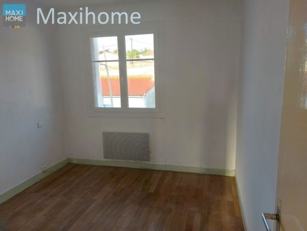 A louer APPARTEMENT T5 167 M2 TERRASSE BORD DE MER BARBATRE
