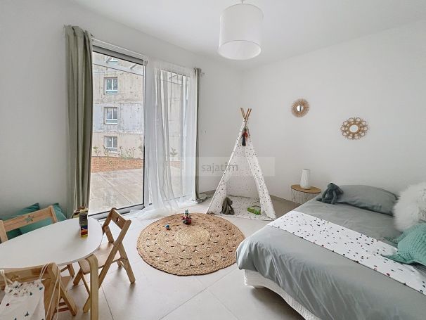 A vendre MAISON  CONTEMPORAINE PIEDS DANS L'EAU LA SEYNE SUR MER
