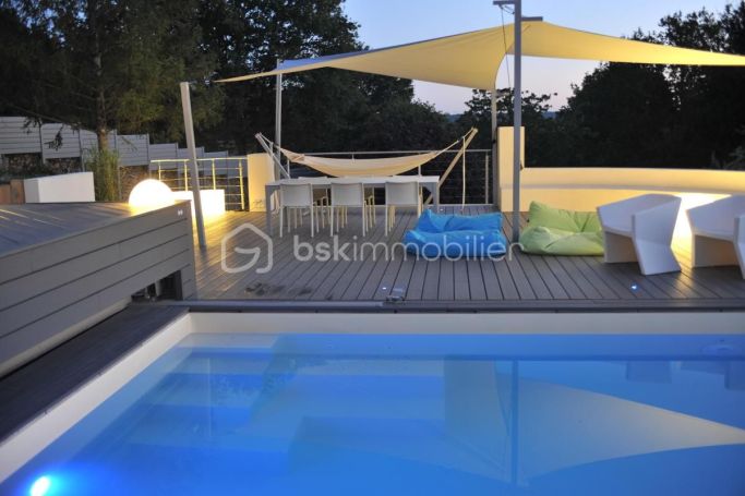 A louer MAISON  5 PIECES 320 M2  MORTAGNE SUR SEVRE