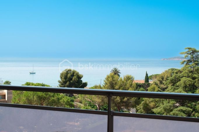 A louer APPARTEMENT T2 36 M2 TERRASSE VUE MER LA CIOTAT