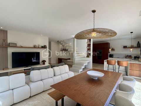 A louer MAISON  4 PIECES 120 M2 BORD DE MER VIC LA GARDIOLE