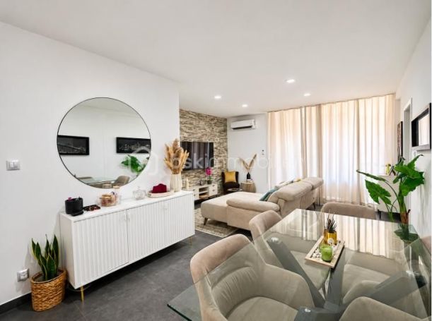 A louer APPARTEMENT T3 63 M2 TERRASSE BORD DE MER AJACCIO