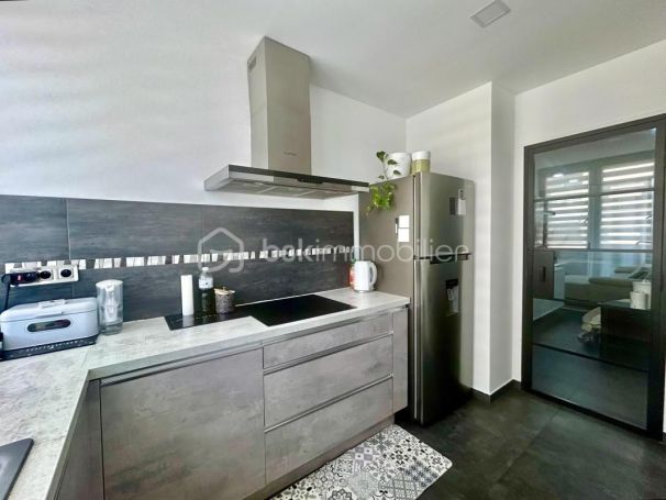 A louer APPARTEMENT T3 63 M2 TERRASSE BORD DE MER AJACCIO