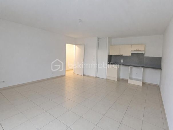 A louer APPARTEMENT T2 47 M2 TERRASSE  LISIEUX