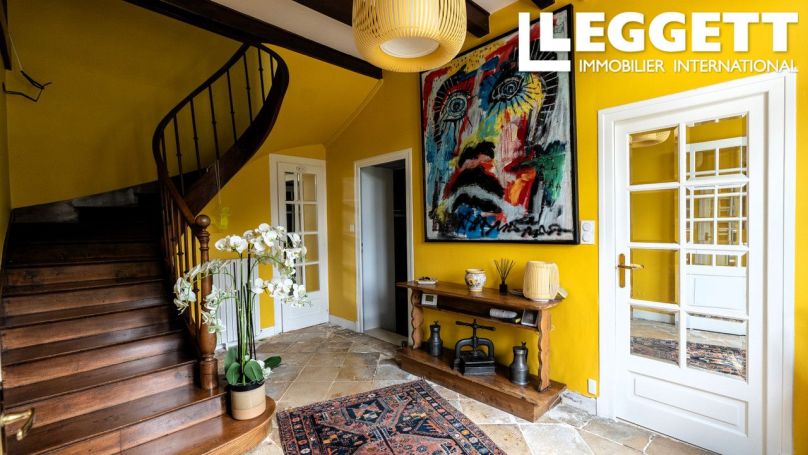 A louer LONGèRE  11 PIECES 310 M2  VOUHE