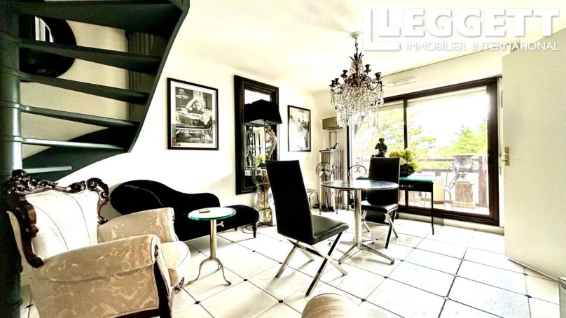 A louer APPARTEMENT DUPLEX DE PRESTIGE T3 45 M2 BORD DE MER DEAUVILLE