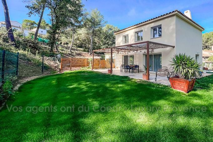 A louer MAISON  5 PIECES 140 M2  GREASQUE