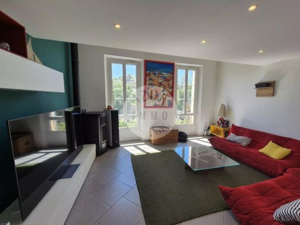 A louer APPARTEMENT DUPLEX T5 130 M2 ROQUEVAIRE