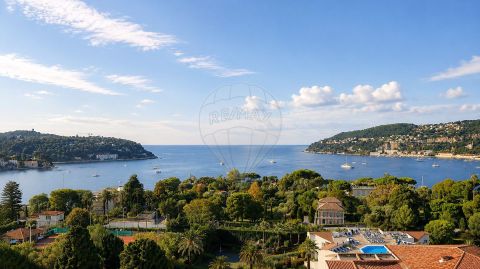 A louer APPARTEMENT DE PRESTIGE T3 87 M2 TERRASSE VUE MER VILLEFRANCHE SUR MER
