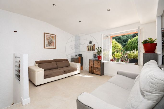 A louer LOFT T2 55 M2 BORD DE MER VILLENEUVE LOUBET