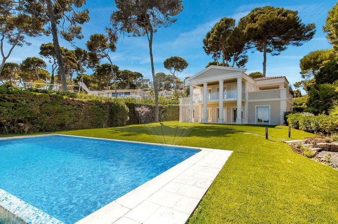 A louer MAISON  6 PIECES 150 M2 VUE MER ANTIBES