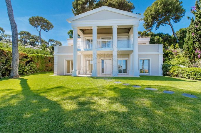 A louer MAISON  6 PIECES 150 M2 VUE MER ANTIBES