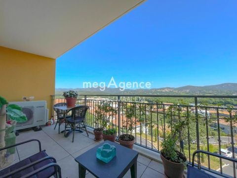 A louer APPARTEMENT T3 64 M2 TERRASSE BORD DE MER COGOLIN
