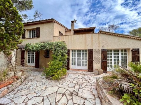 A louer MAISON  5 PIECES 164 M2 VUE MER FREJUS