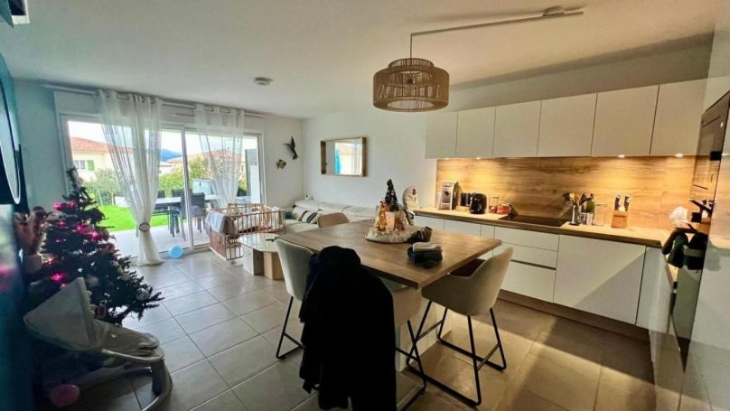 A louer APPARTEMENT T3 63 M2  PUGET SUR ARGENS