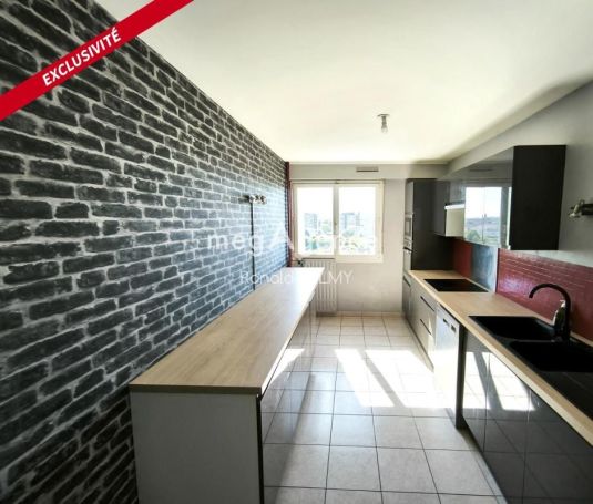 A louer APPARTEMENT T5 108 M2  LA ROCHE SUR YON