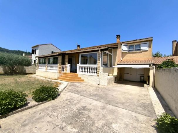 A louer MAISON  5 PIECES 118 M2  BAGNOLS SUR CEZE